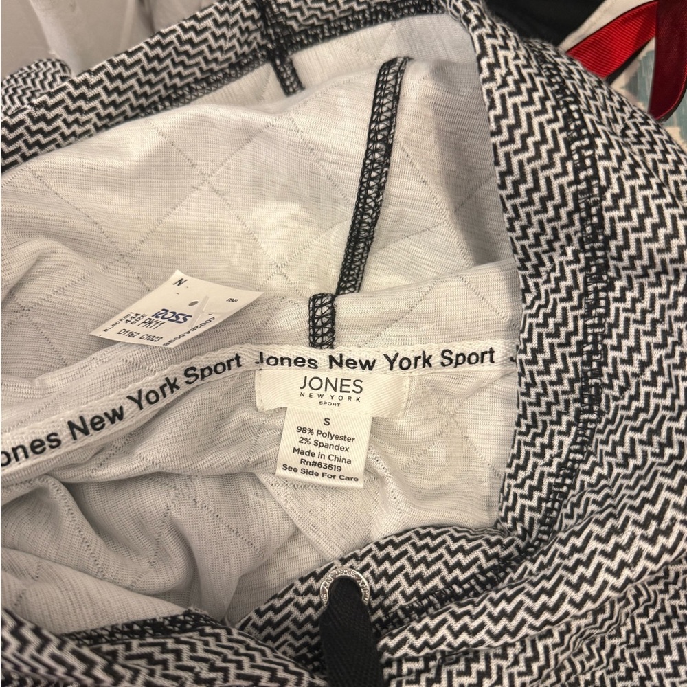 Gray Quilted women Sweater - Picture 2 of 2